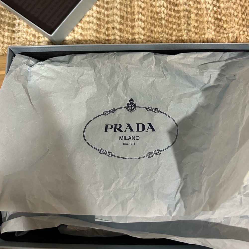 Prada heel - Picture 3 of 8